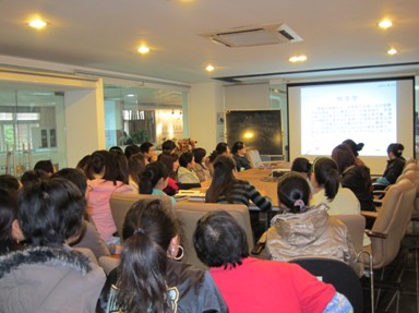 东晓街道妇联举办关爱<em>妇女 春季养生</em>健康知识