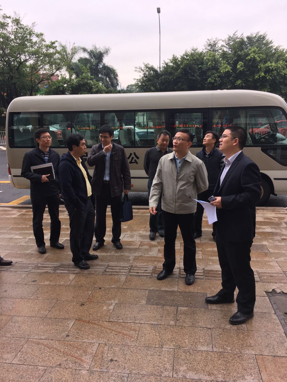 政务信息 政务动态    11月10日下午,副区长文忠,左金平率队前往红岭