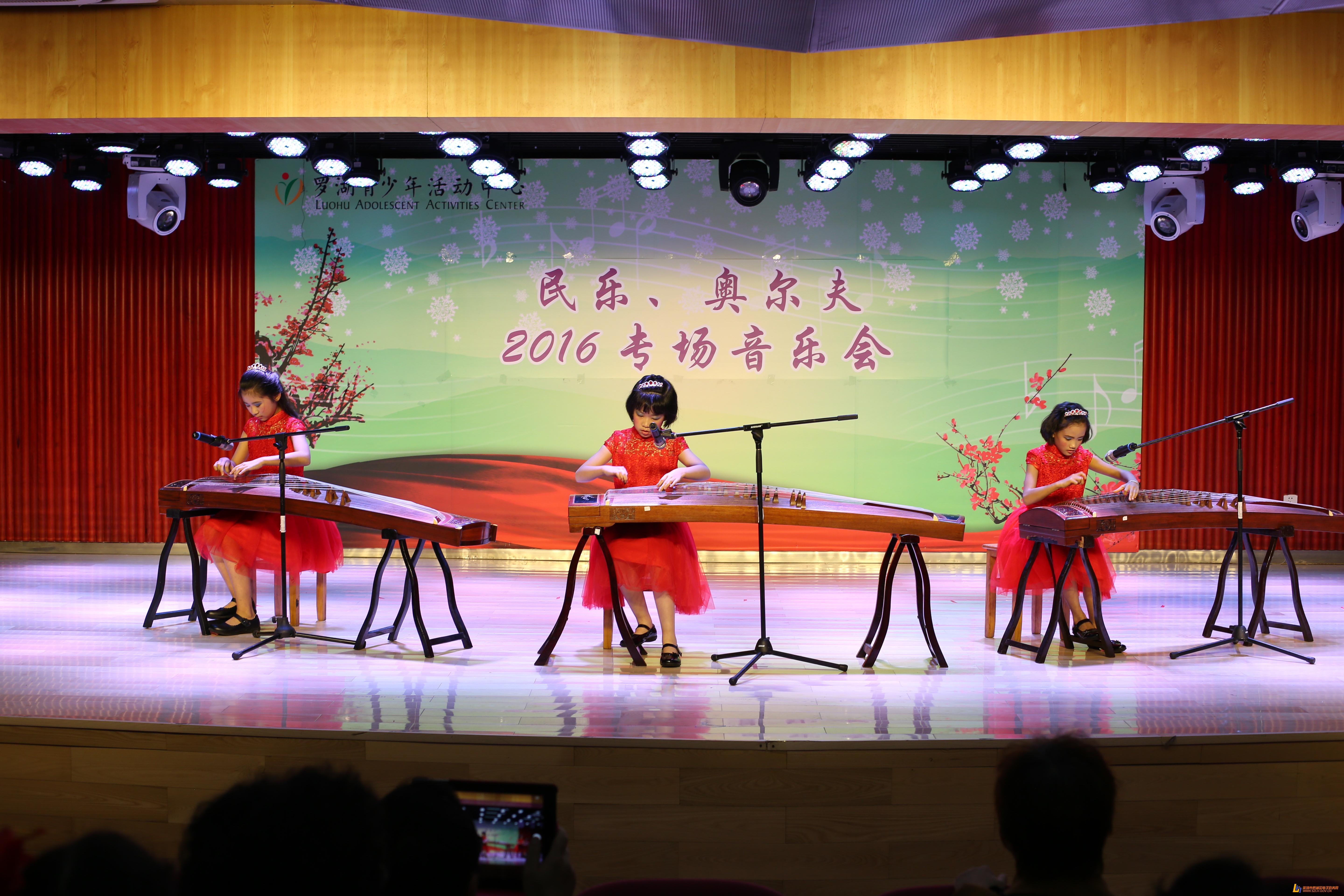 如:琵琶轮奏《瀛州古调》,传统民乐合奏曲《喜洋洋》等,这些传统曲目
