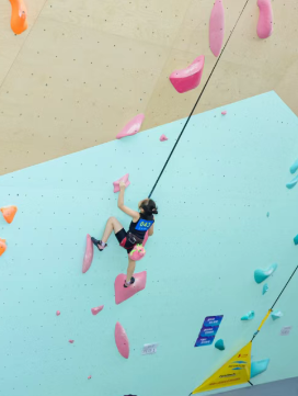 Community sports center opens in Luohu