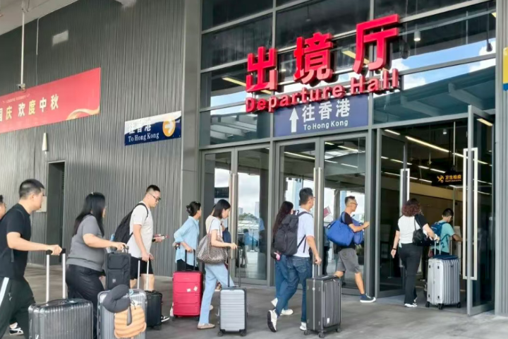 Shenzhen sees surge in passenger traffic and consumer spending