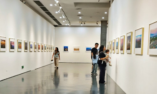 第五届“最美湾区”粤港澳大湾区风光摄影展览 现场图片1.jpg
